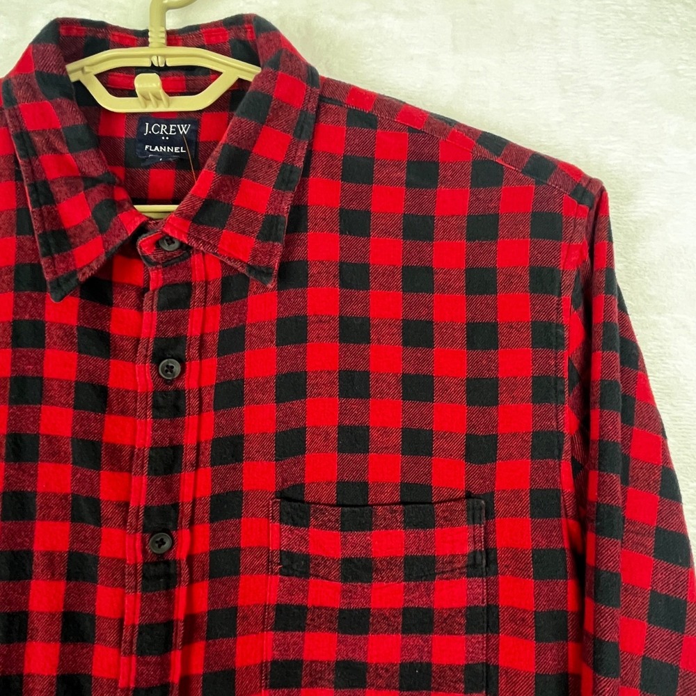 J.Crew Flannel Shirt Mens L Red Black Buffalo Check Classic Fit Cotton Pocket - Picture 3 of 12